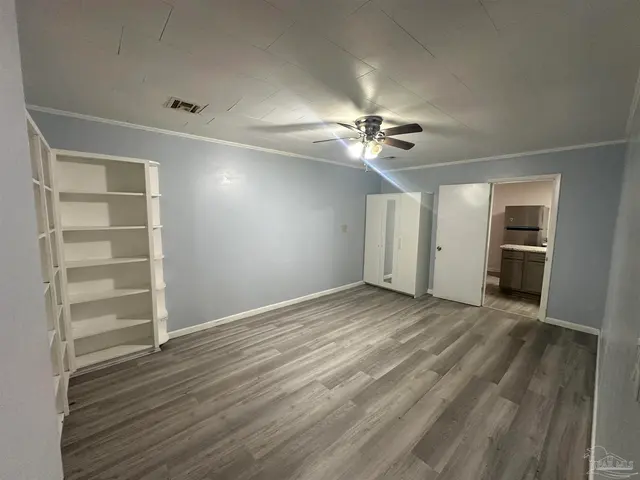 2833 Bellview Ave property photo