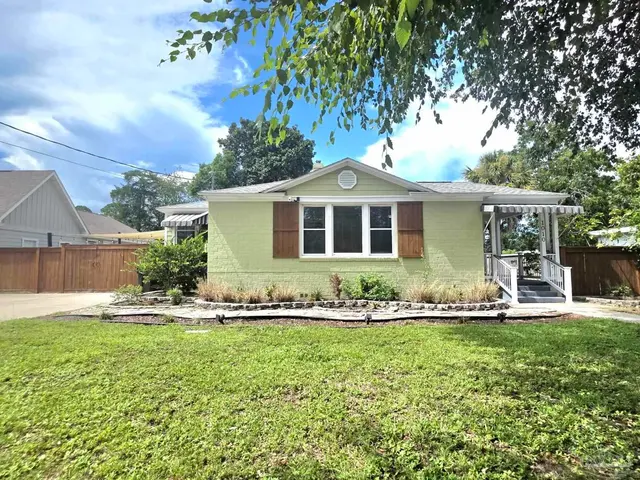 1010 E Maxwell St, Pensacola FL 32503 exterior