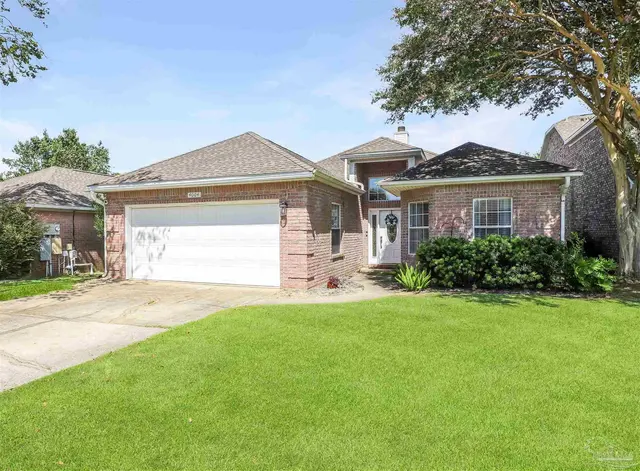 4004 Longwood Cir property photo
