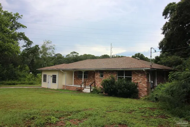 820 E Johnson Ave, Pensacola FL 32514 exterior