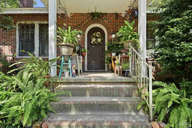 1409 N 10th Ave, Pensacola FL 32503 exterior