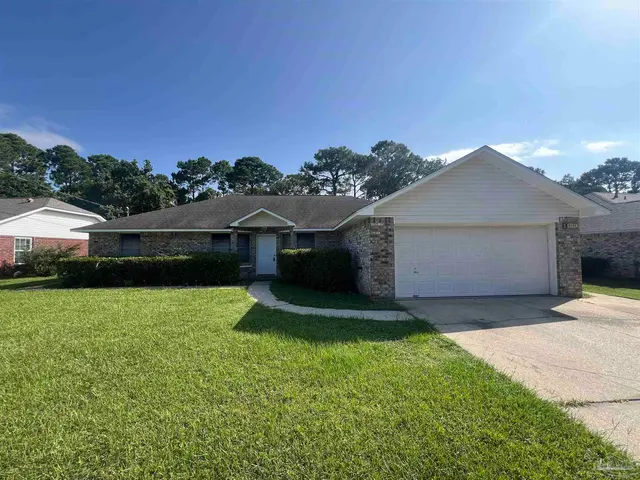 9046 Caribbean Dr, Pensacola FL 32507 exterior
