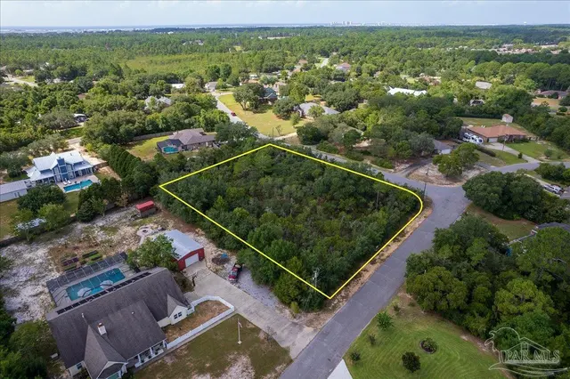 9425 Bone Bluff Dr, Navarre FL 32566 exterior