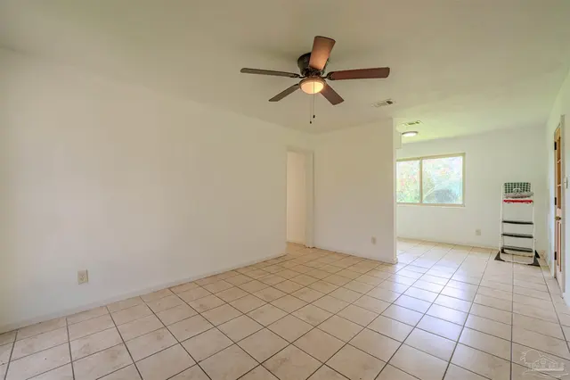 94 Garfield Dr property photo