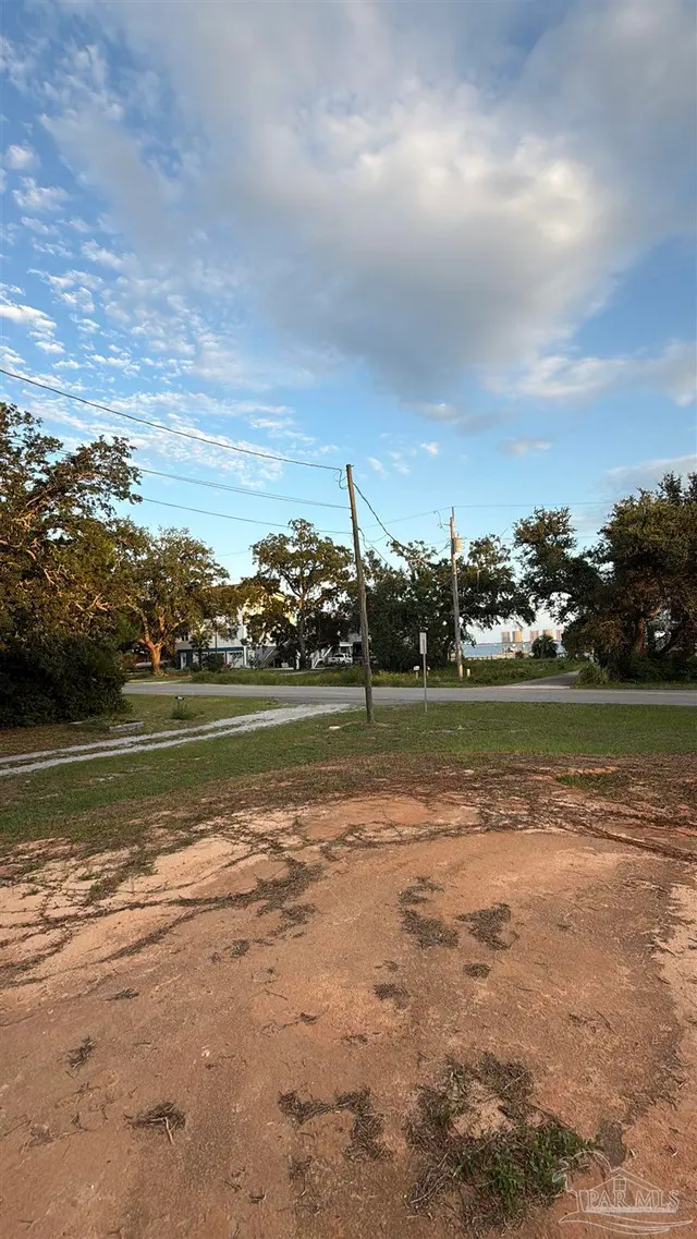3210 Bay St, Gulf Breeze FL 32563 exterior