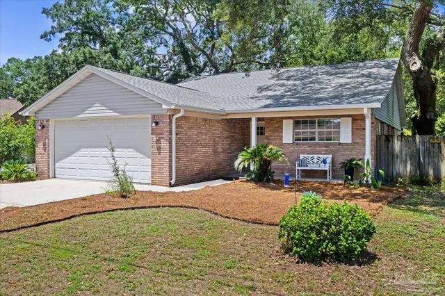7412 St James Pl, Pensacola FL 32506 exterior