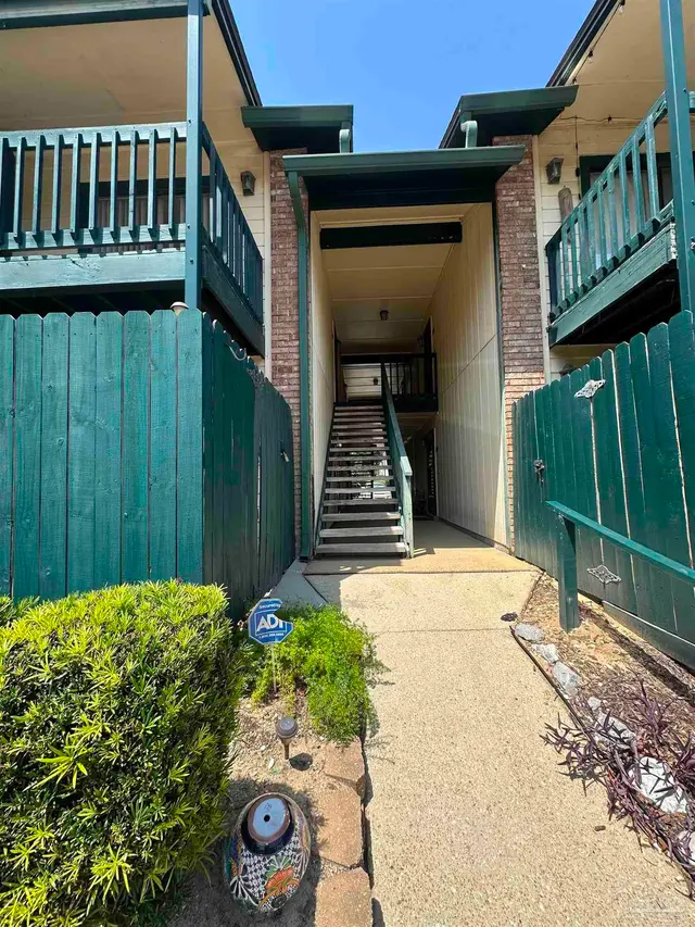 2299 Scenic Hwy # J5 property photo