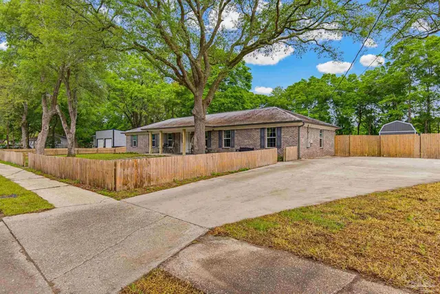 6628 Hinote St property photo