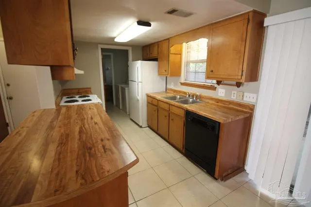 6930 Heather Oaks Dr property photo