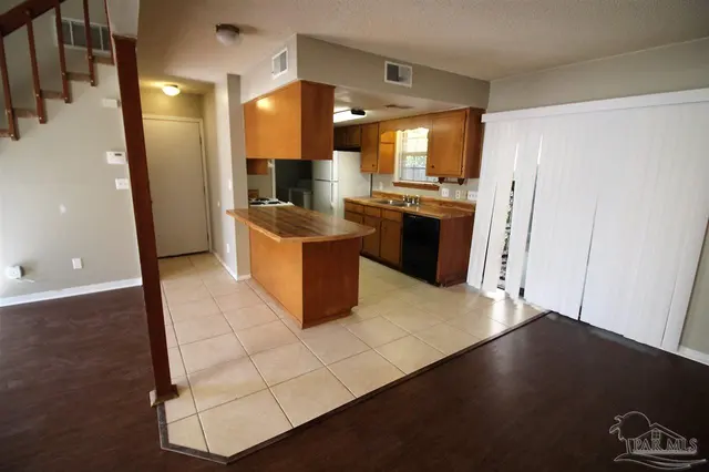 6930 Heather Oaks Dr property photo
