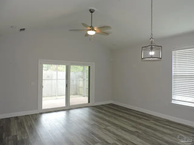 5308 Cambria property photo