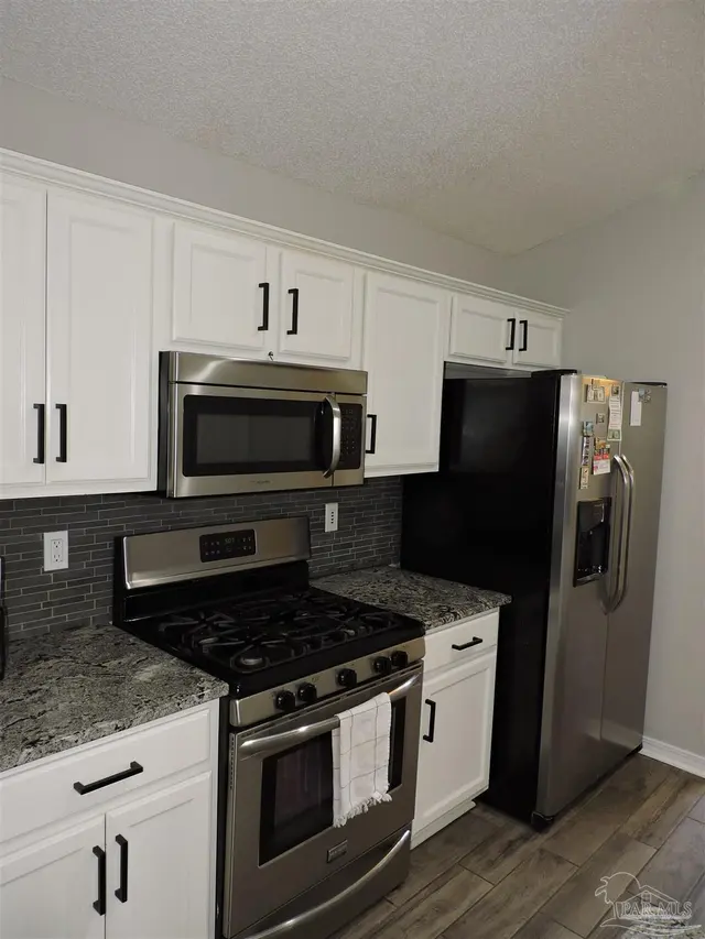 2541 Gulf Breeze Ave property photo