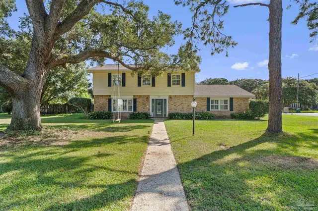 822 Bay Cliffs Rd, Gulf Breeze FL 32561 exterior