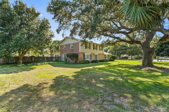 822 Bay Cliffs Rd property photo