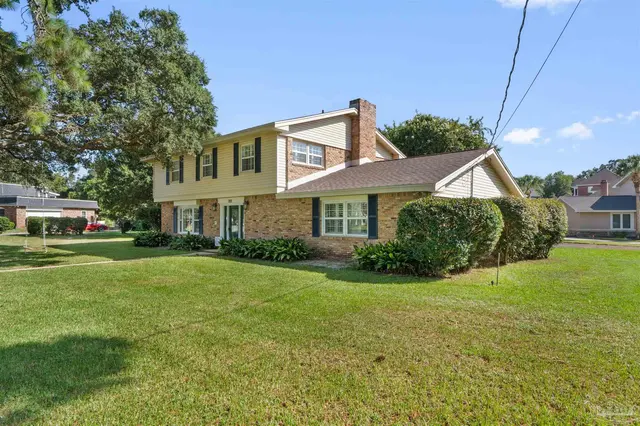 822 Bay Cliffs Rd property photo