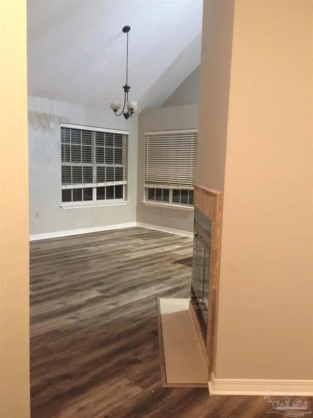 9404 Victoria Ln property photo