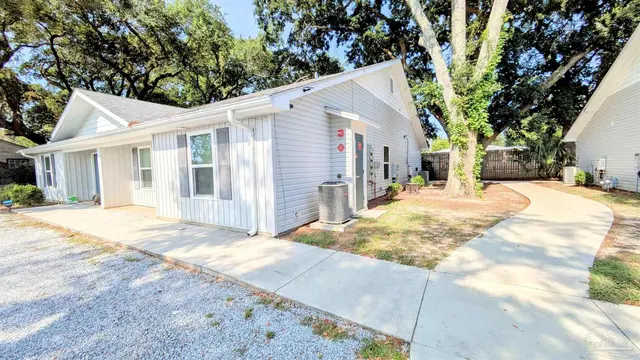 313 Navy Blvd # 2A property photo
