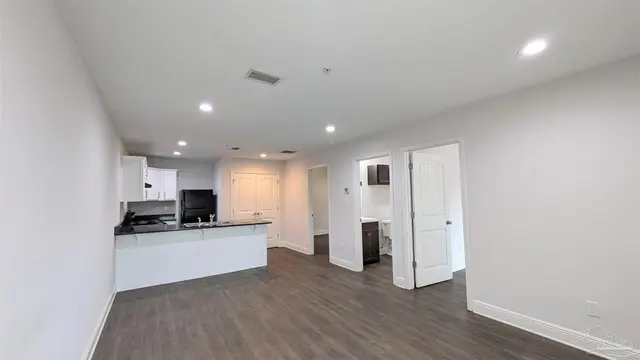 313 Navy Blvd # 2A property photo