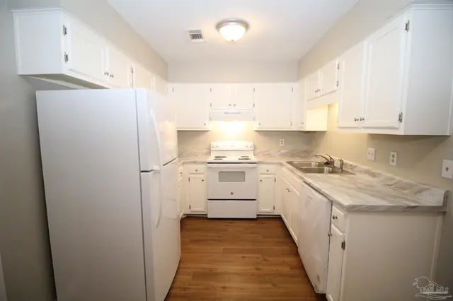 1455 Acorn Ln # H property photo