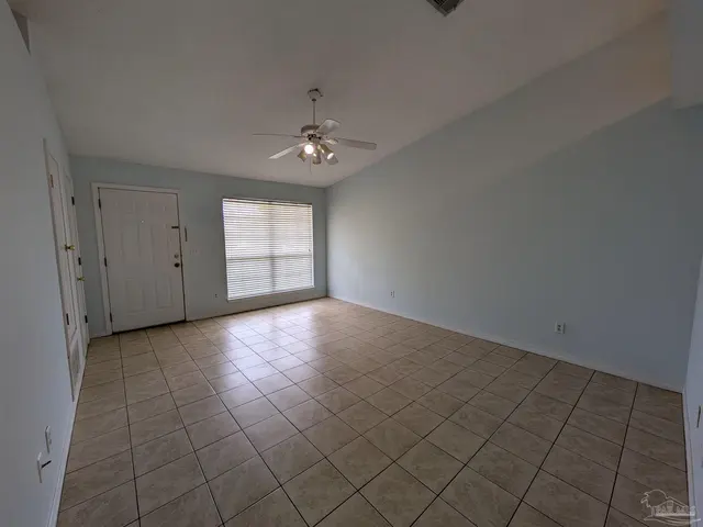 3359 Greenbriar Cir # B property photo