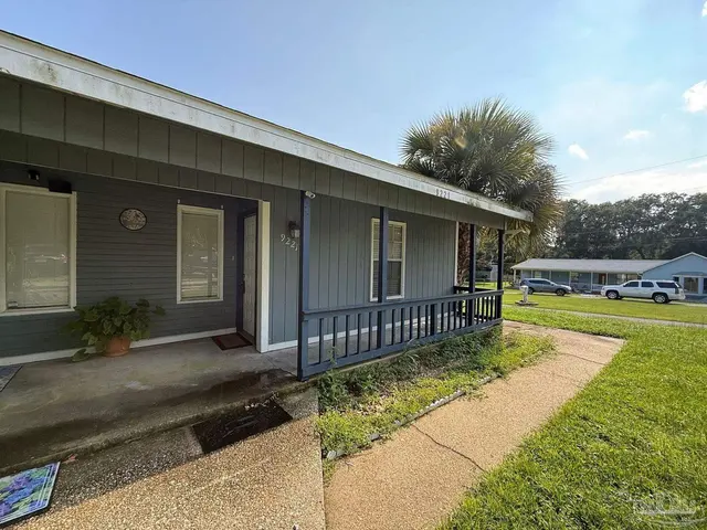 9221 Beatrice Rd, Pensacola FL 32514 exterior