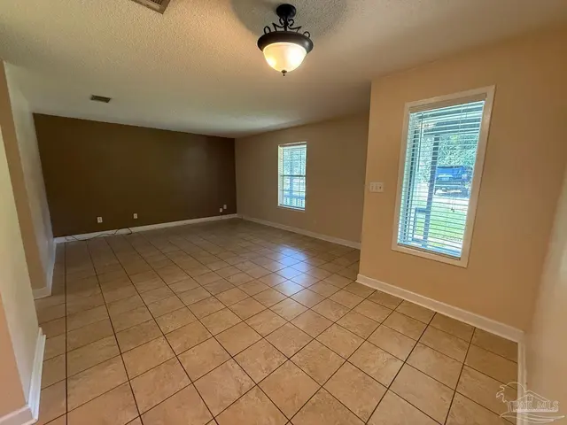 9221 Beatrice Rd property photo