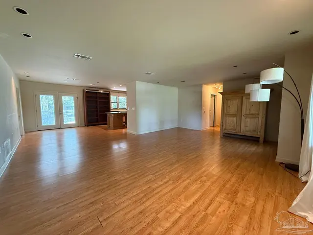 303 Interbay Ave property photo