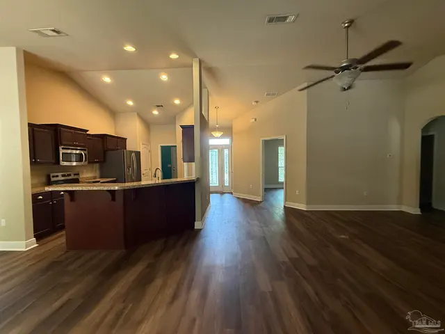 4180 Hazelhurst Dr property photo