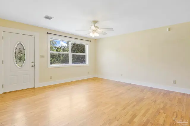2011 Blakely Ave property photo