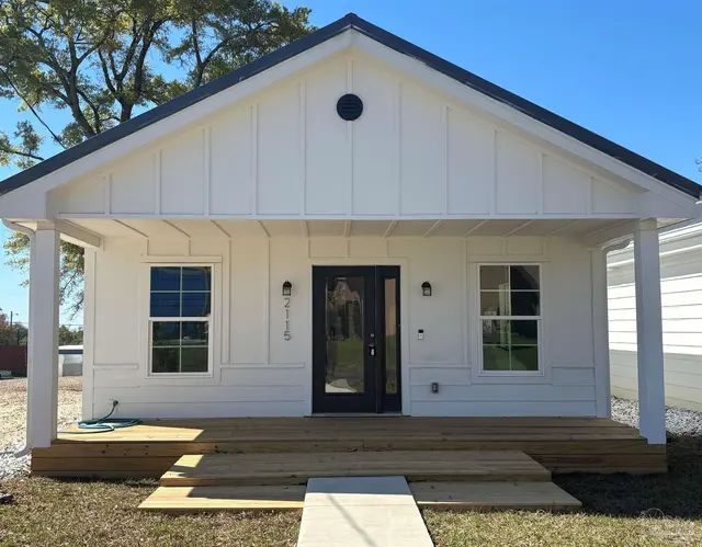 2115 W Jackson St, Pensacola FL 32505 exterior