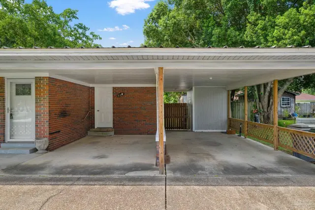 18 Cambridge Ave property photo
