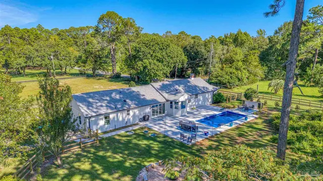10220 N Loop Rd, Pensacola FL 32507 exterior