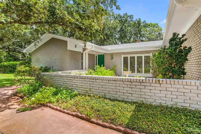 3 Navaho Dr, Pensacola FL 32507 exterior