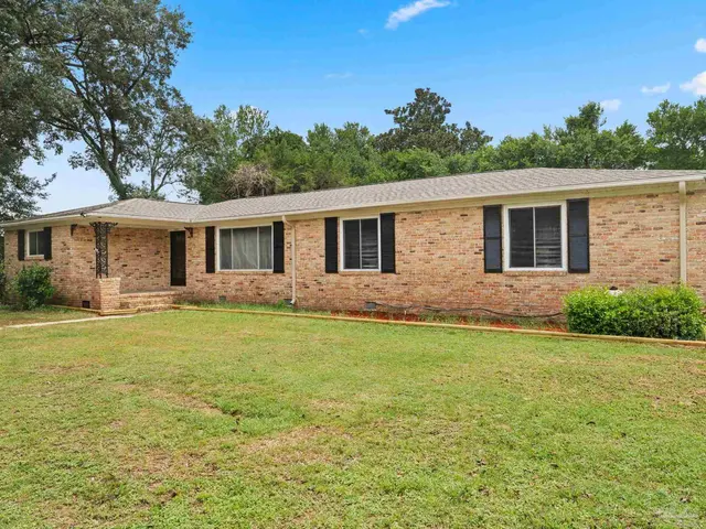 7200 Tippin Ave, Pensacola FL 32504 exterior