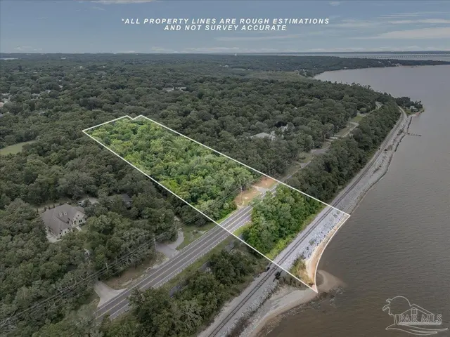 3901 Scenic Hwy, Pensacola FL 32504 exterior