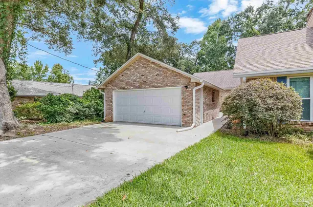 32 Blithewood Dr property photo