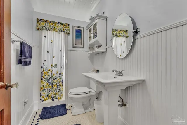 1057 Pauline St property photo