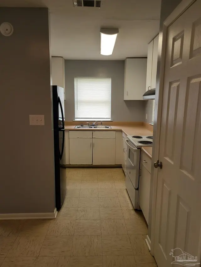 907 N St property photo