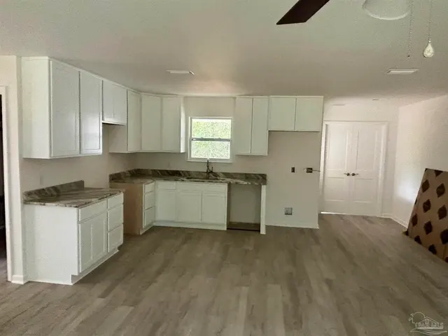 5589 Santa Monica St property photo