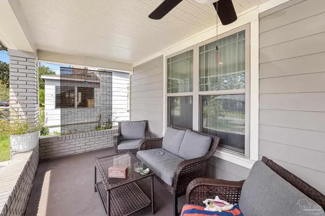 1304 Strong St property photo