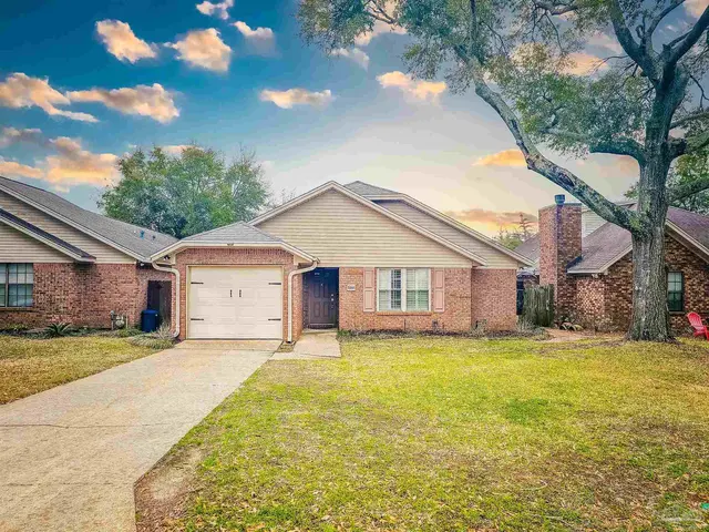 3241 Wythe Cir, Pensacola FL 32504 exterior