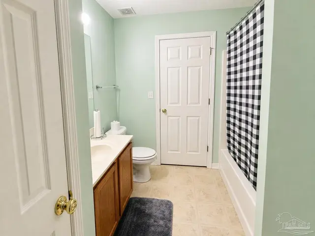 111 Gunwale Rd property photo