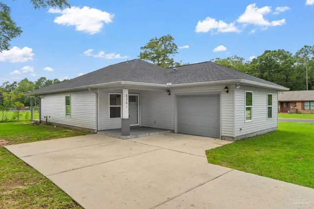 6361 Bayberry St, Milton FL 32570 exterior