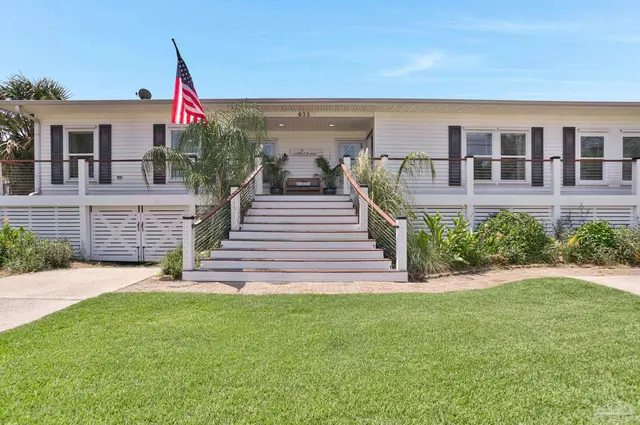 933 Coronado Dr, Gulf Breeze FL 32563 exterior