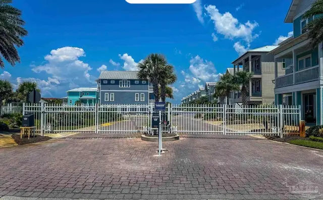 1466 Seaside Cir property photo