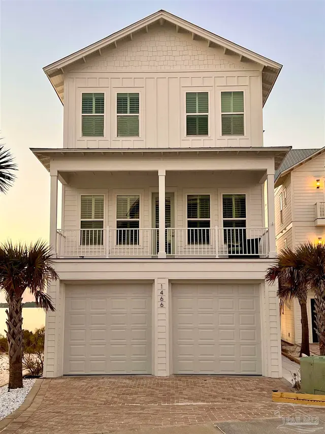 1466 Seaside Cir property photo