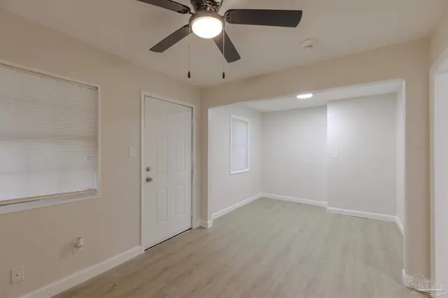 825 Booker Ave property photo