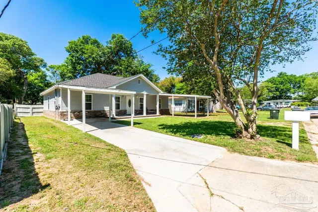 5105 Wildewood Ave property photo