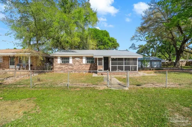7922 Griffith Ave property photo