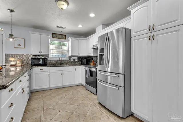 7093 Wymart Rd property photo